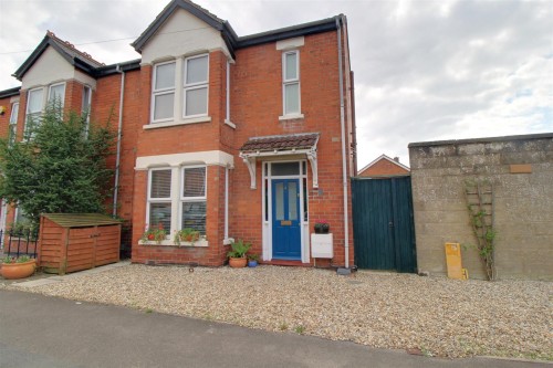 Arrange a viewing for Linden Road, Gloucester