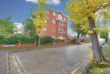 image of Flat 3, Wolsley Lodge, Barnwood Road